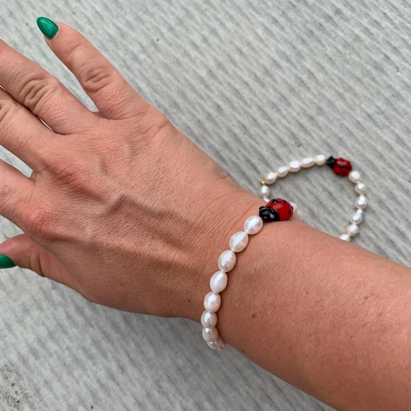 Lady Bug Bracelet Natural Pearl Beaded Bracelet - Picture 6 of 7